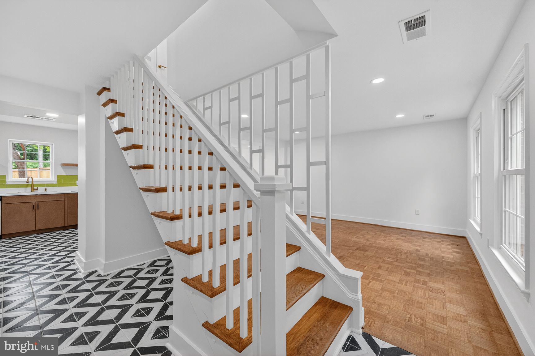 11523 Vale Road Oakton, VA 22124 - Photo 4 of 22