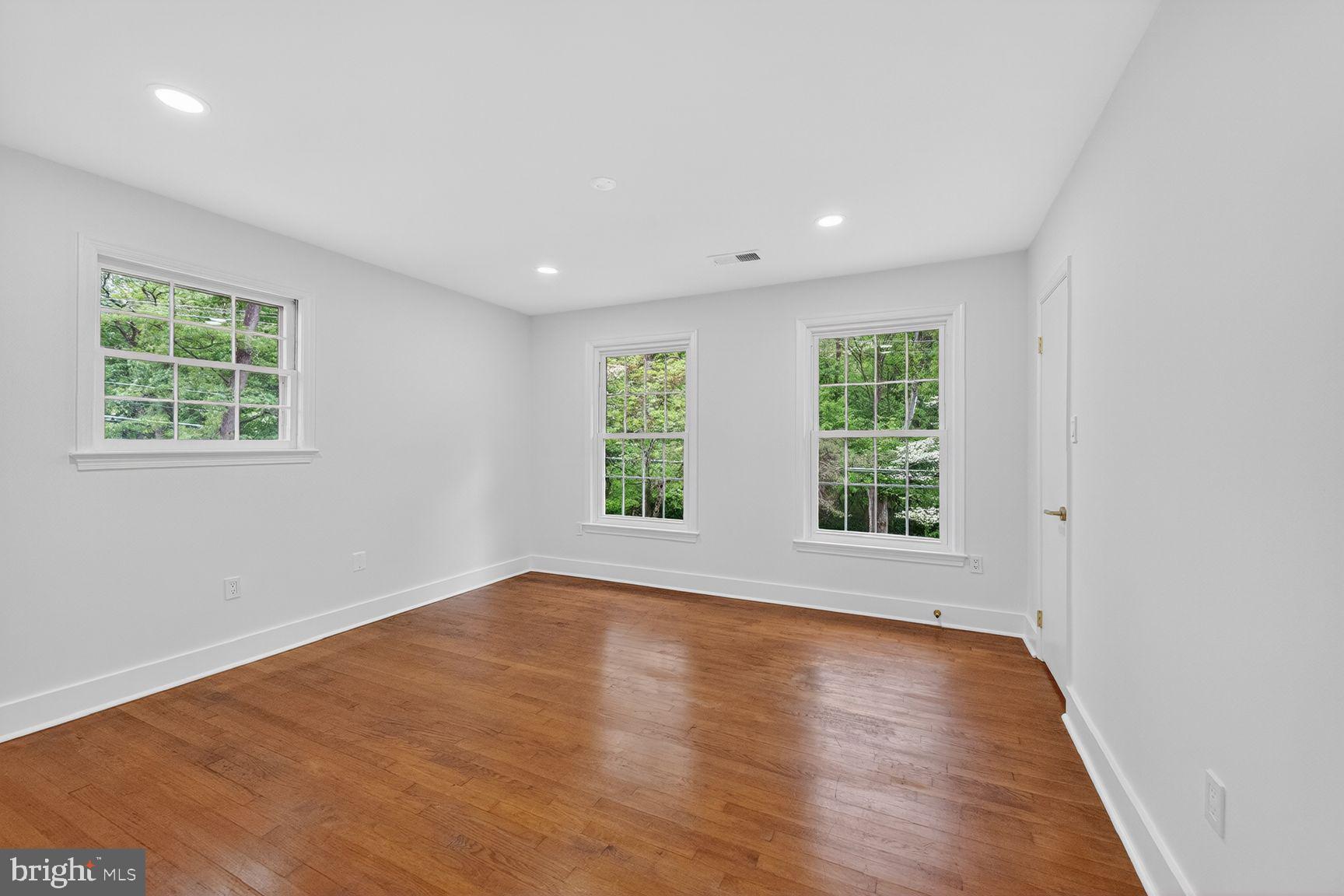 11523 Vale Road Oakton, VA 22124 - Photo 10 of 22