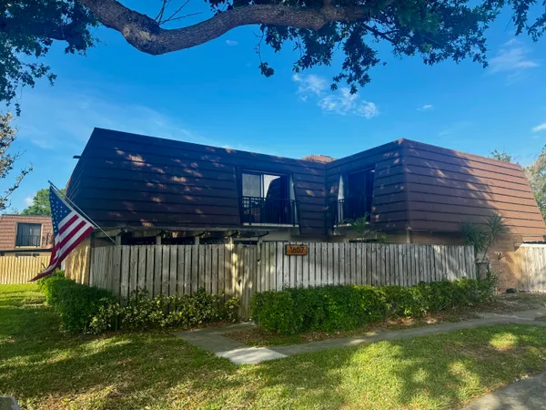 $459,900 | 1807 18th Lane, Palm Beach Gardens, FL 33418