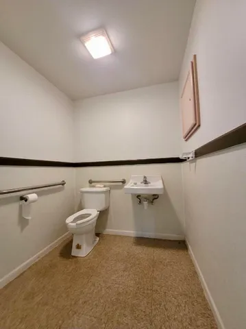 $79,500 | 122 North Main Street, Eureka, KS 67045