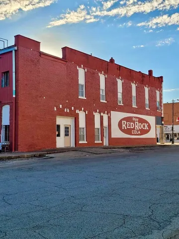 $79,500 | 122 North Main Street, Eureka, KS 67045