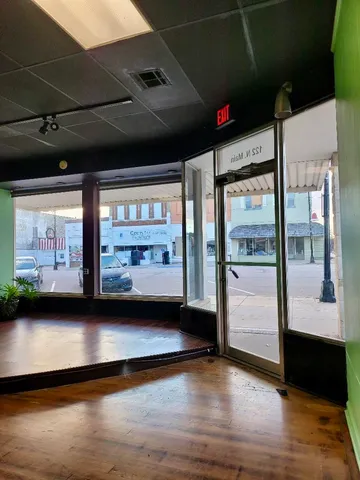 $79,500 | 122 North Main Street, Eureka, KS 67045