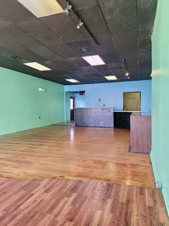 $79,500 | 122 North Main Street, Eureka, KS 67045