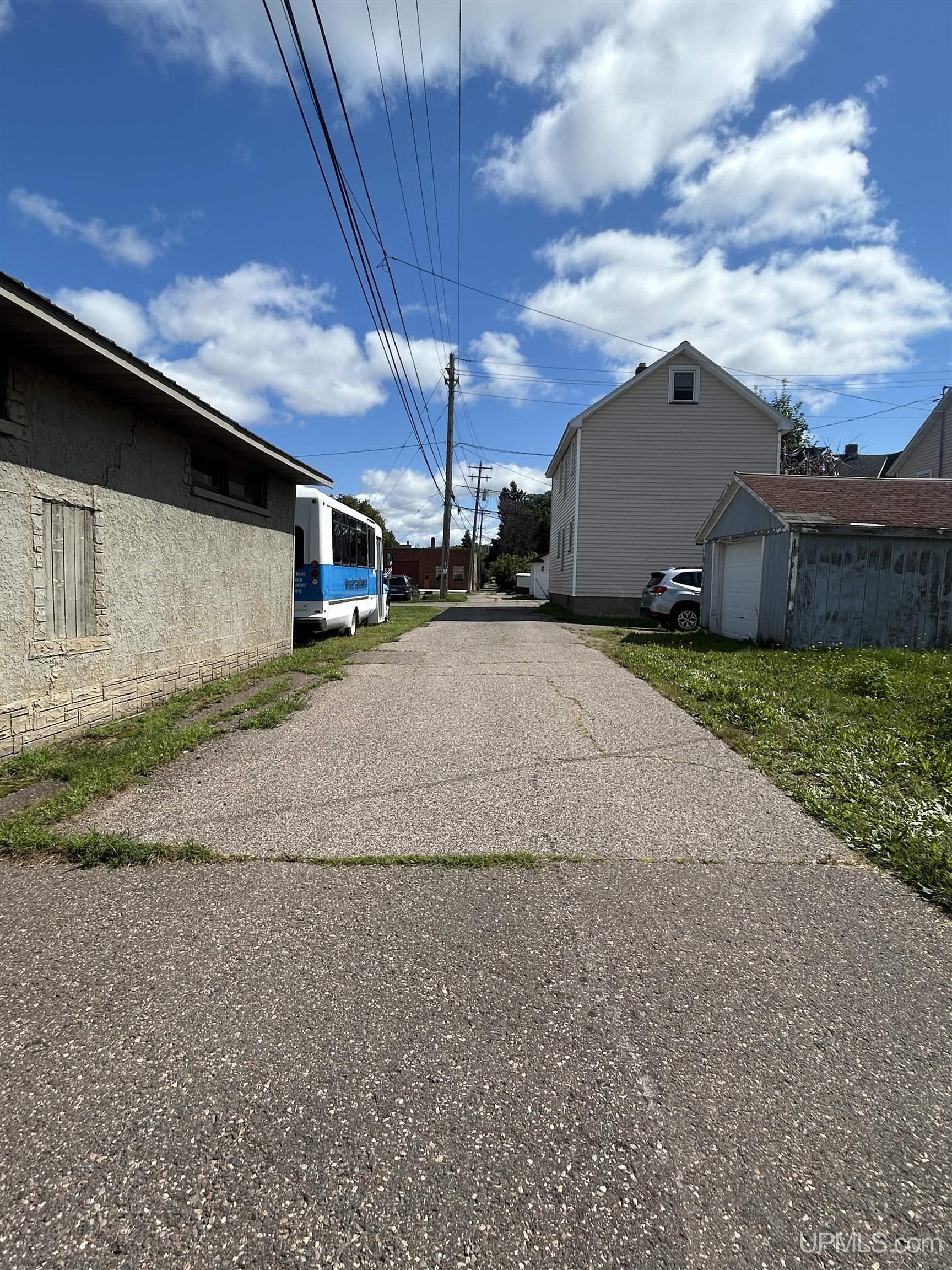 401 Cleveland Avenue Ishpeming, MI 49849 - Photo 6 of 9