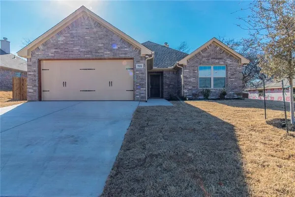 $2,450 | 721 Smyth Street, Aledo, TX 76008