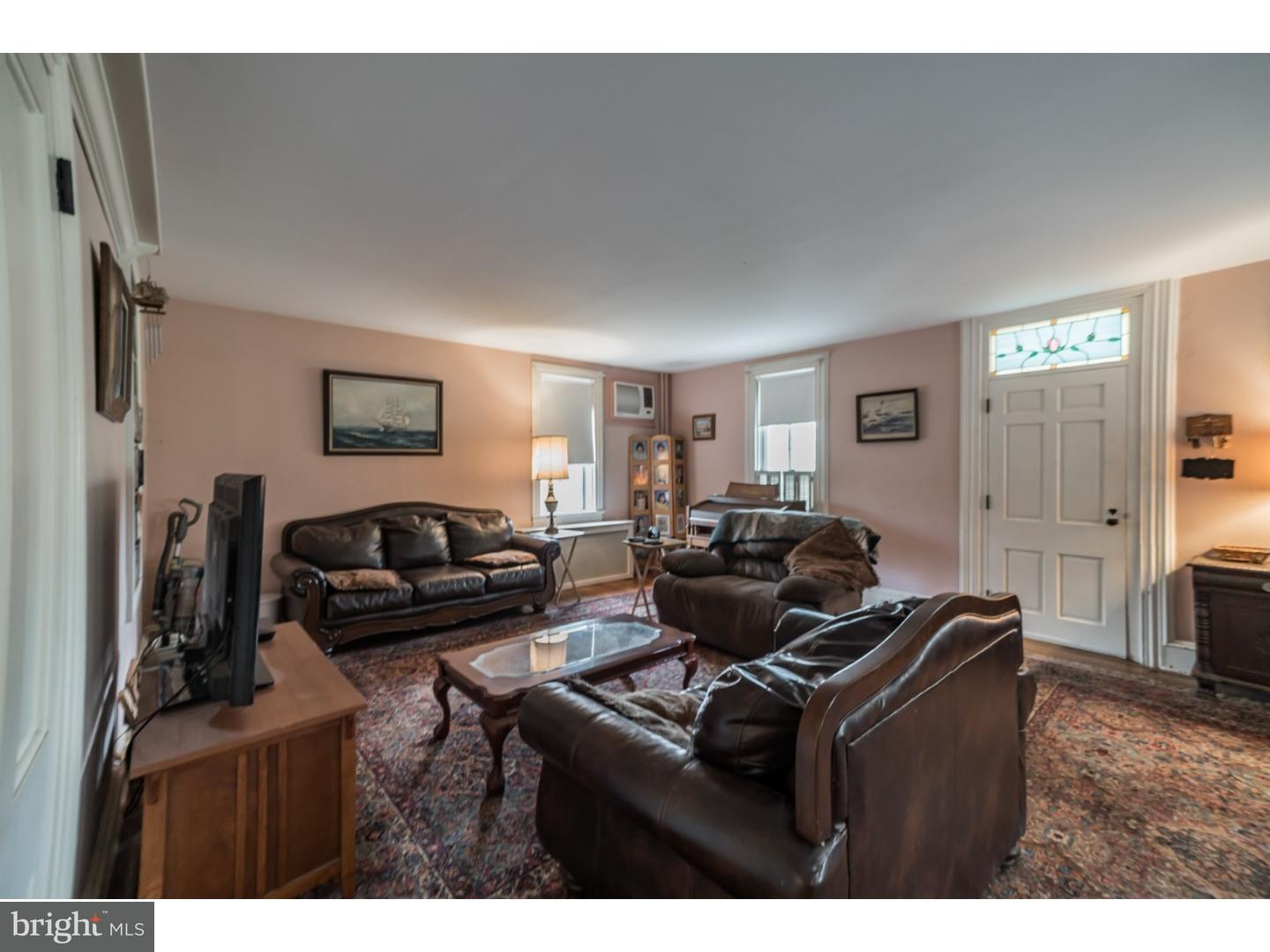 215 Stony Run Road Spring City, PA 19475 - Photo 7 of 25 Living Room