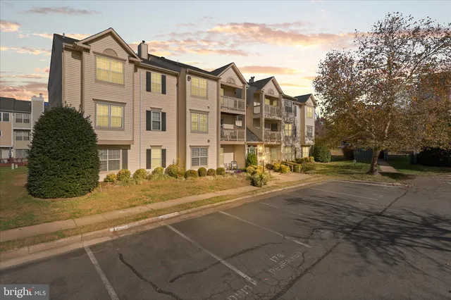 $290,000 | 11002 Koman Circle, Unit 103, Manassas, VA 20109
