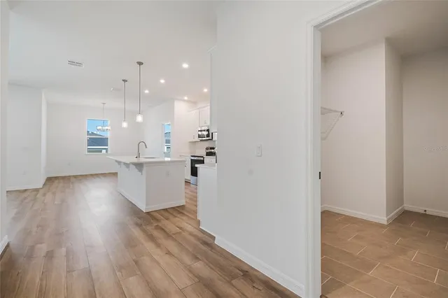 $2,100 | 434 Eventide Avenue, Mascotte, FL 34753