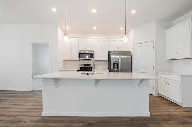 $2,100 | 434 Eventide Avenue, Mascotte, FL 34753