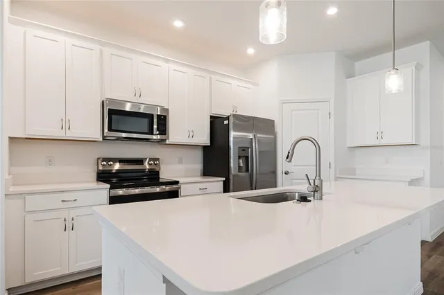 $2,100 | 434 Eventide Avenue, Mascotte, FL 34753