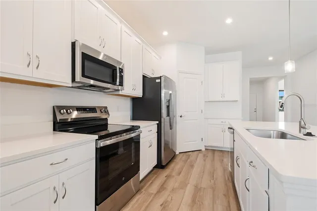 $2,100 | 434 Eventide Avenue, Mascotte, FL 34753