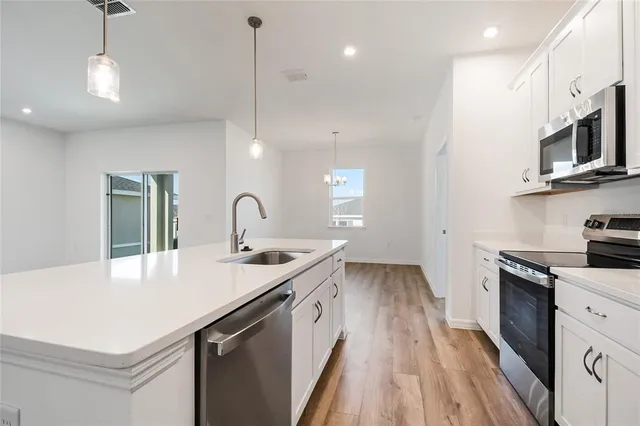 $2,100 | 434 Eventide Avenue, Mascotte, FL 34753