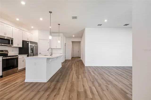 $2,100 | 434 Eventide Avenue, Mascotte, FL 34753