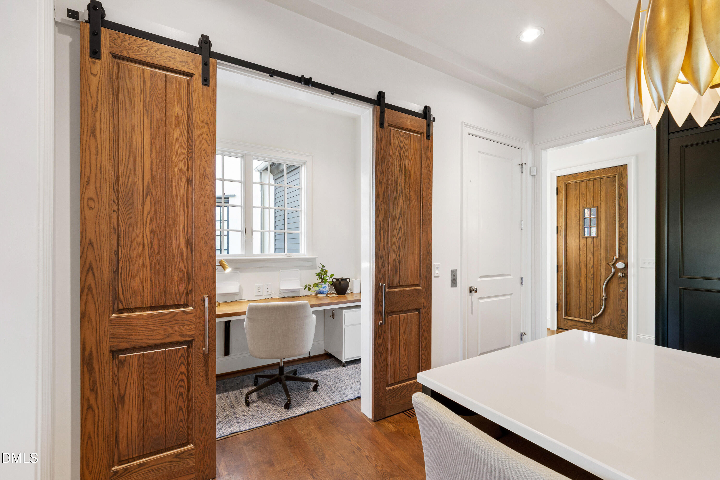 3100 Georgian Terrace Raleigh, NC 27607 - Photo 18 of 74 a living room with a bed and furniture