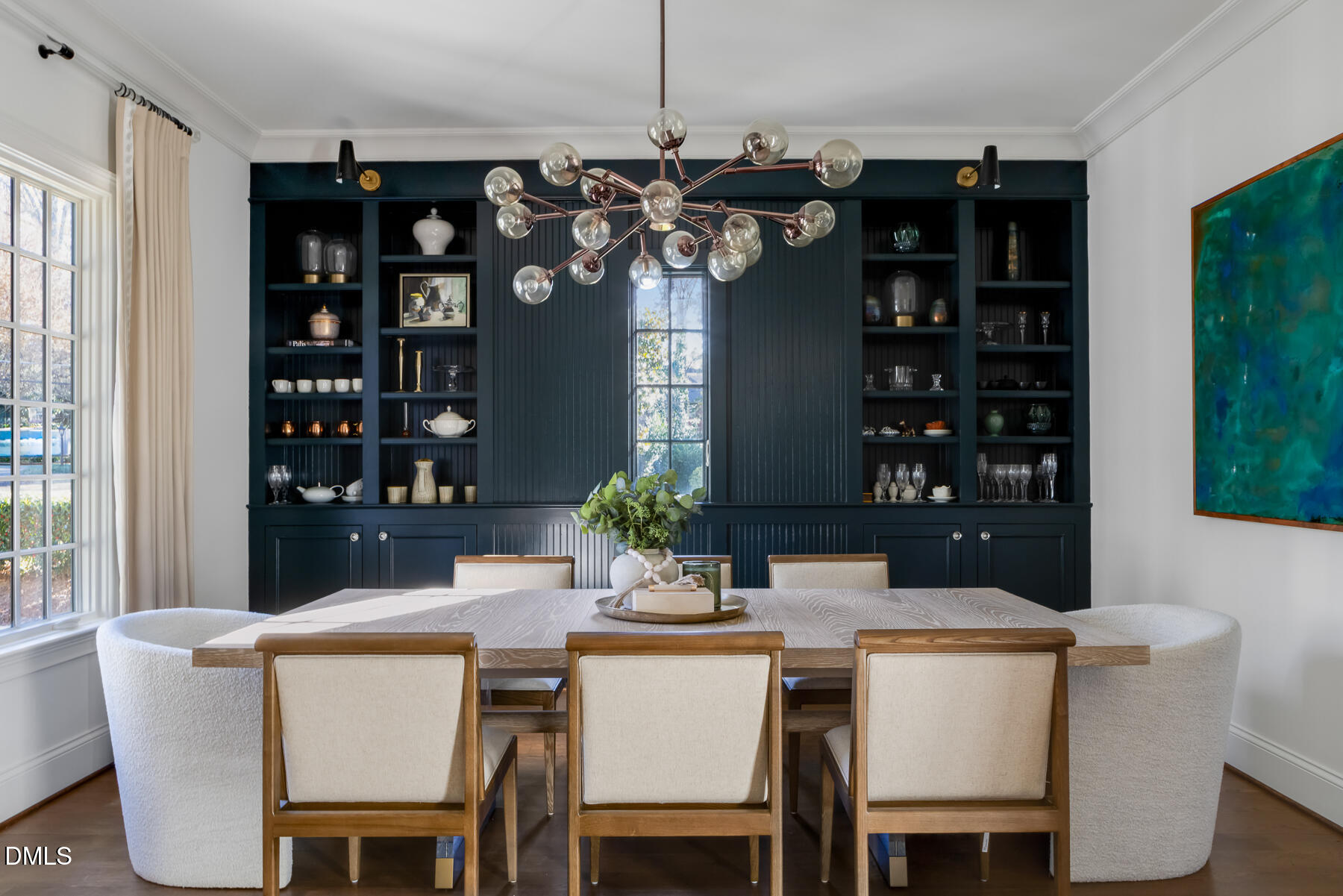 3100 Georgian Terrace Raleigh, NC 27607 - Photo 4 of 74 a dining room with a table and chairs