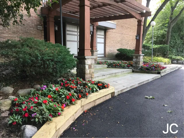 $1,393 | 5820 Oakwood Drive, Unit 3J, Lisle, IL 60532