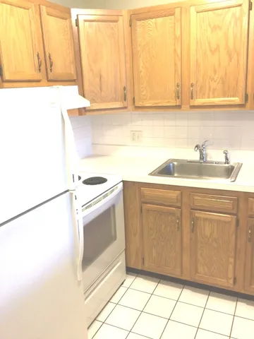 $1,393 | 5820 Oakwood Drive, Unit 3J, Lisle, IL 60532