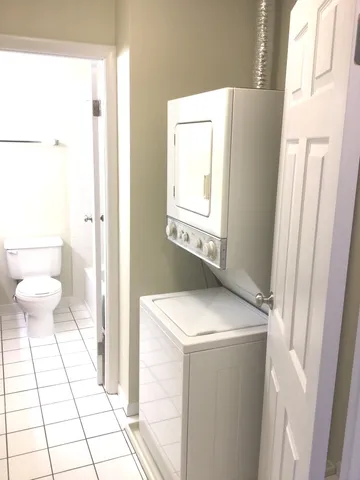 $1,393 | 5820 Oakwood Drive, Unit 3J, Lisle, IL 60532