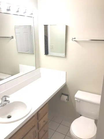 $1,393 | 5820 Oakwood Drive, Unit 3J, Lisle, IL 60532