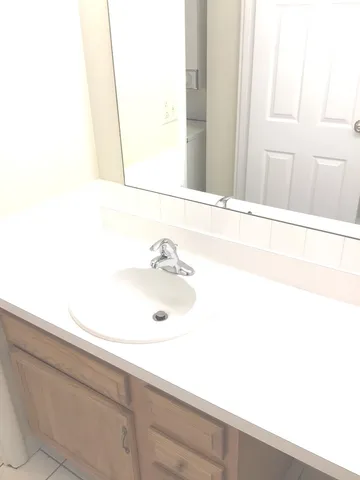 $1,393 | 5820 Oakwood Drive, Unit 3J, Lisle, IL 60532