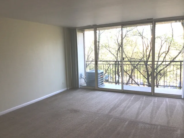 $1,393 | 5820 Oakwood Drive, Unit 3J, Lisle, IL 60532