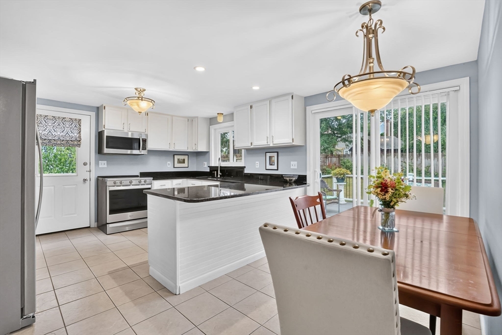 157 Meadow Road Longmeadow, MA 01106 - Photo 3 of 28