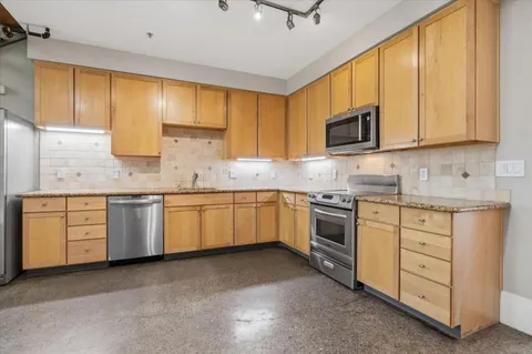 $650,000 | 925 The Alameda, Unit 302, San Jose, CA 95126