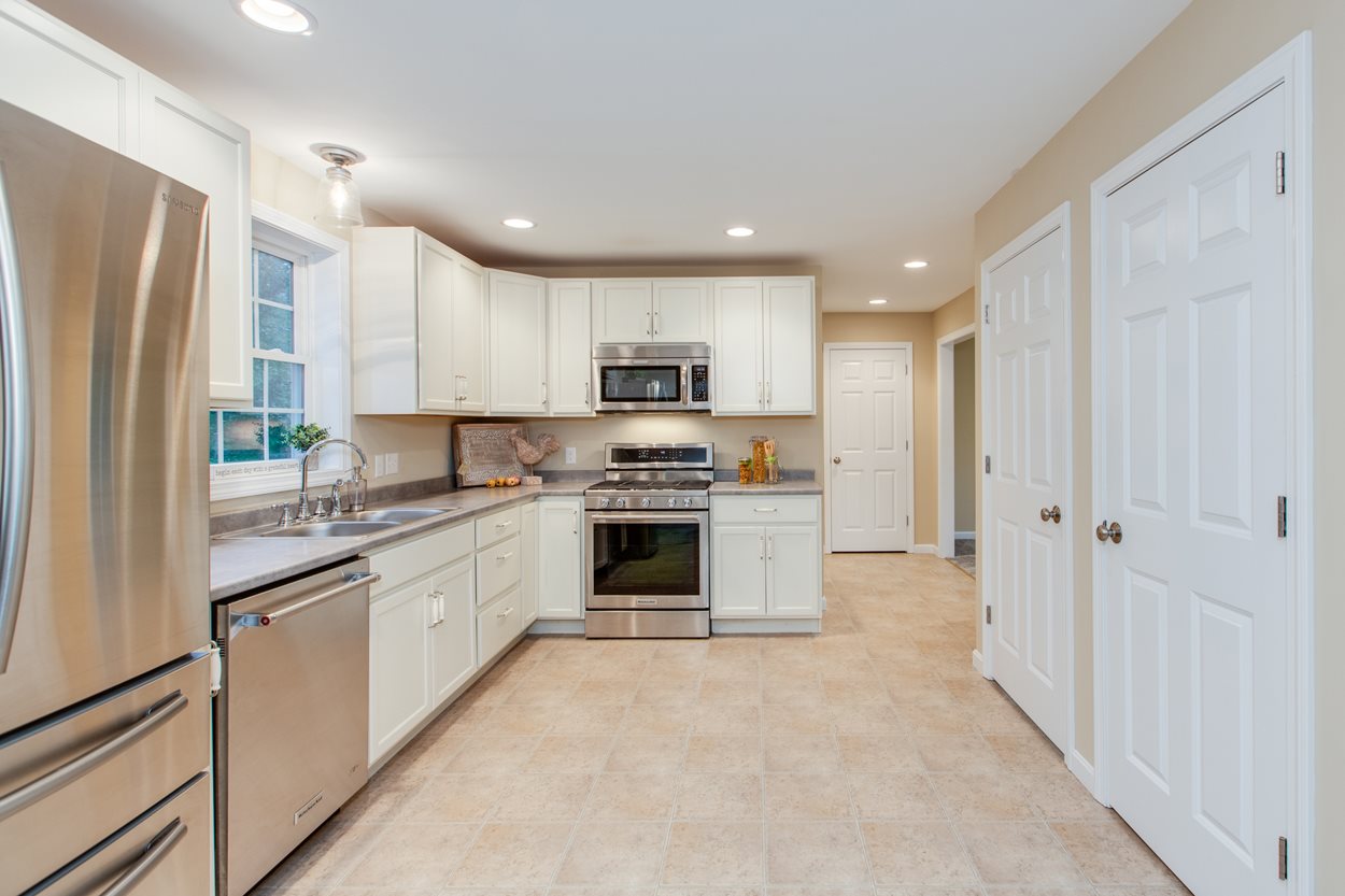 134 Spaulding Road Fremont, NH 03044 - Photo 11 of 38