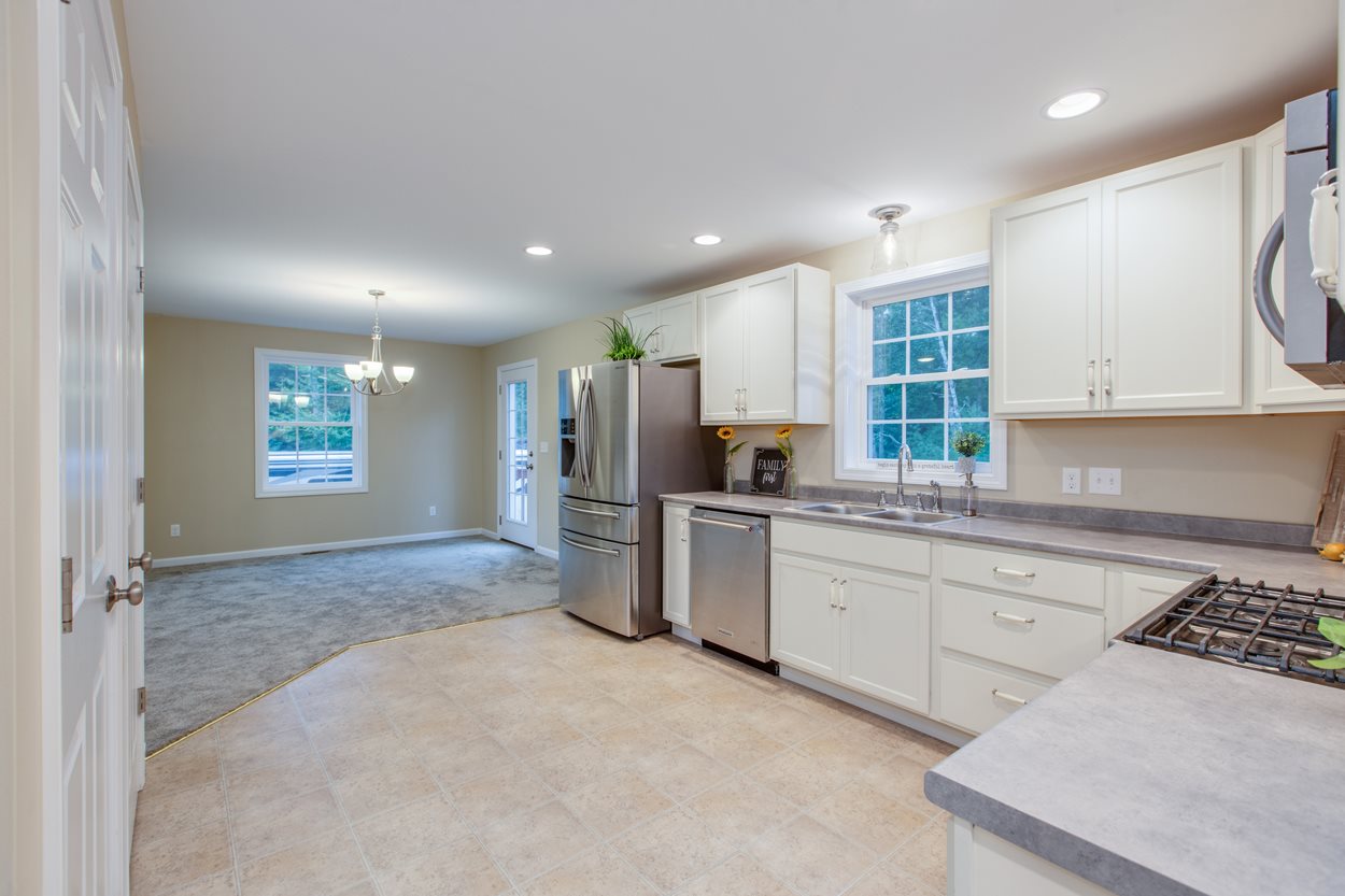 134 Spaulding Road Fremont, NH 03044 - Photo 14 of 38