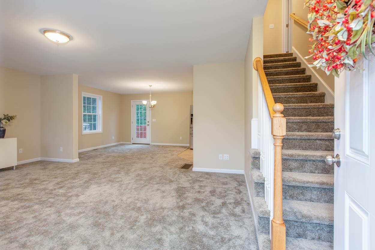 134 Spaulding Road Fremont, NH 03044 - Photo 4 of 38