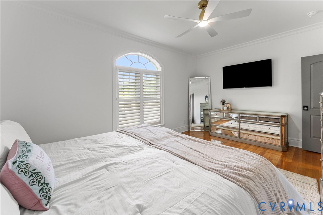 13446 Bradley Bridge Road Chester, VA 23831 - Photo 39 of 98 First floor guest room with crown molding.
