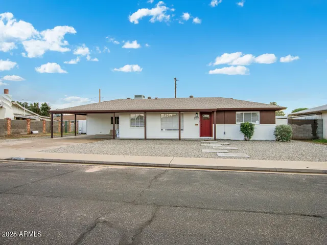 a view of a house with a entertaining space