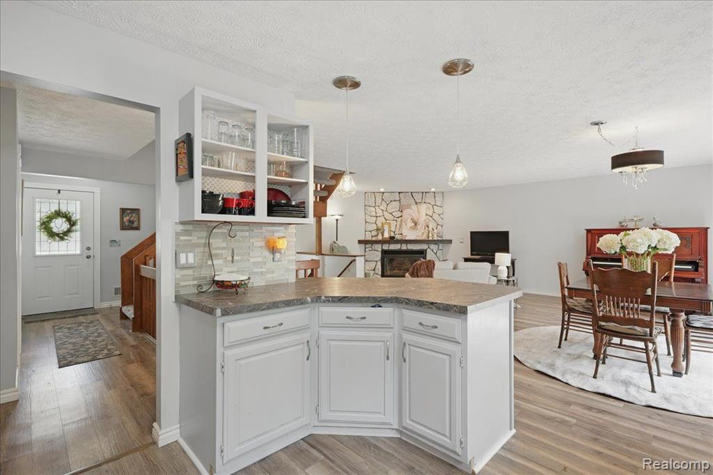 6582 Ridgeview Drive Clarkston, MI 48346 - Photo 5 of 45