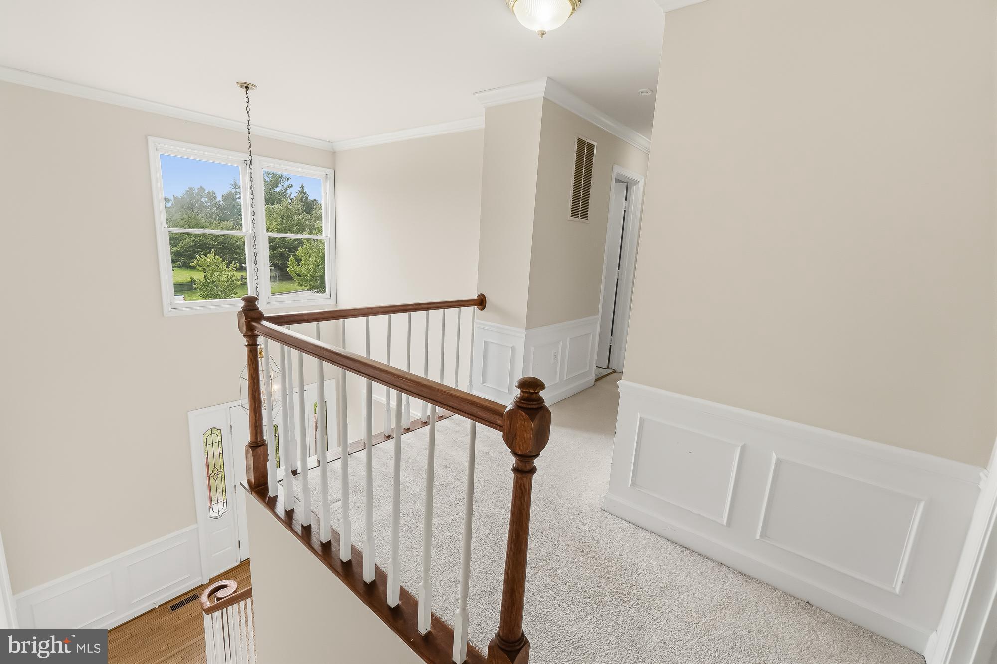 17004 Spates Hill Road Poolesville, MD 20837 - Photo 37 of 80 Upper Level Foyer