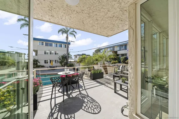 $952,500 | 3920 Riviera Drive, Unit A, San Diego, CA 92109