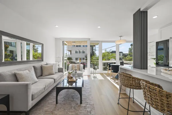 $952,500 | 3920 Riviera Drive, Unit A, San Diego, CA 92109