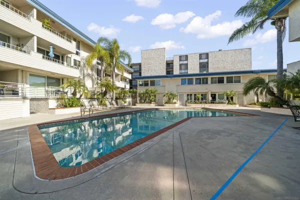 $952,500 | 3920 Riviera Drive, Unit A, San Diego, CA 92109