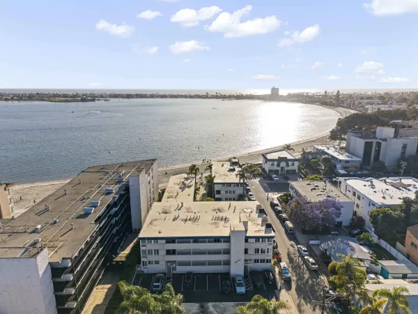 $952,500 | 3920 Riviera Drive, Unit A, San Diego, CA 92109