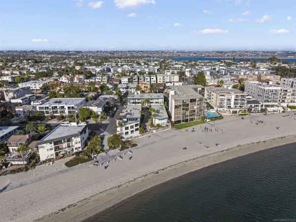 $952,500 | 3920 Riviera Drive, Unit A, San Diego, CA 92109