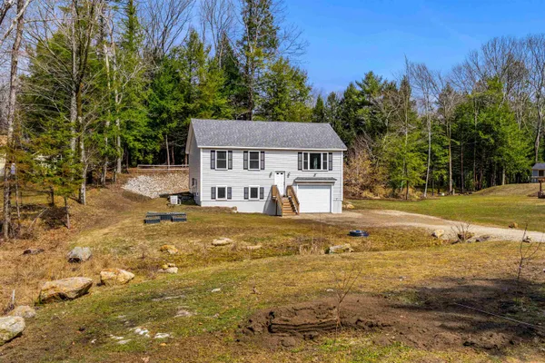 $425,000 | 38 Peacham Road, Barnstead, NH 03225