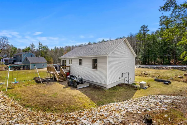 $425,000 | 38 Peacham Road, Barnstead, NH 03225