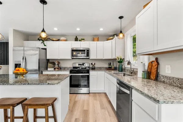 $425,000 | 38 Peacham Road, Barnstead, NH 03225