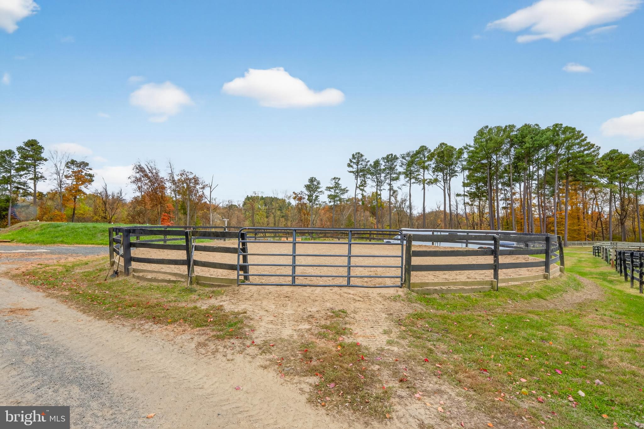 52 Hill Road Allentown, NJ 08501 - Photo 25 of 42 Round Pen