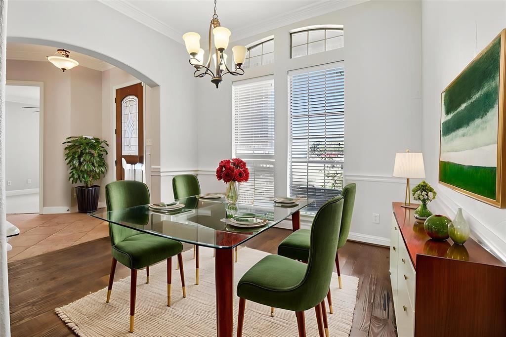 120 Waldrum Road Combine, TX 75159 - Photo 5 of 35 a view of a dining room with furniture and a potted plant
