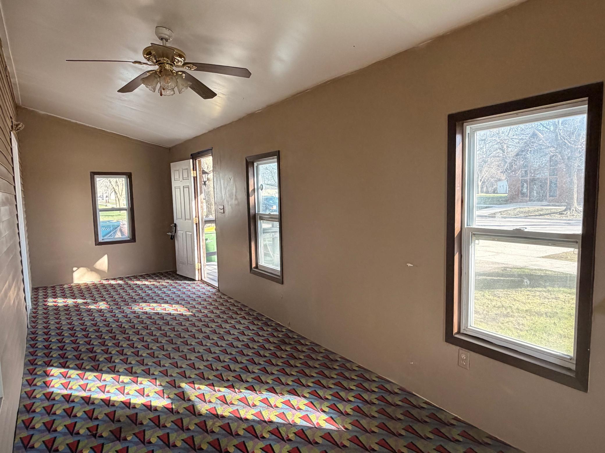 384 Rowland Street Tracy, MN 56175 - Photo 6 of 22