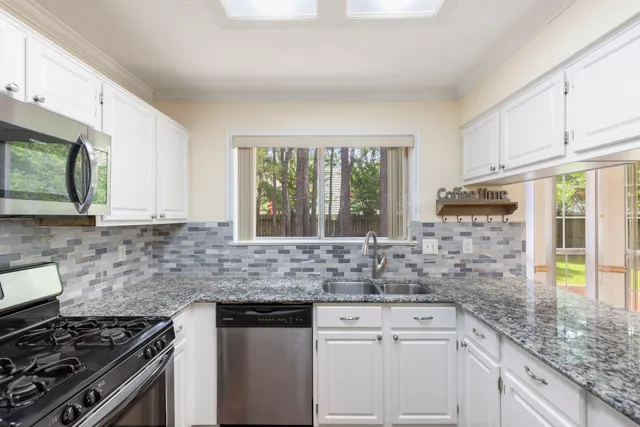 $439,000 | 34 Sweetdream Place, The Woodlands, TX 77381