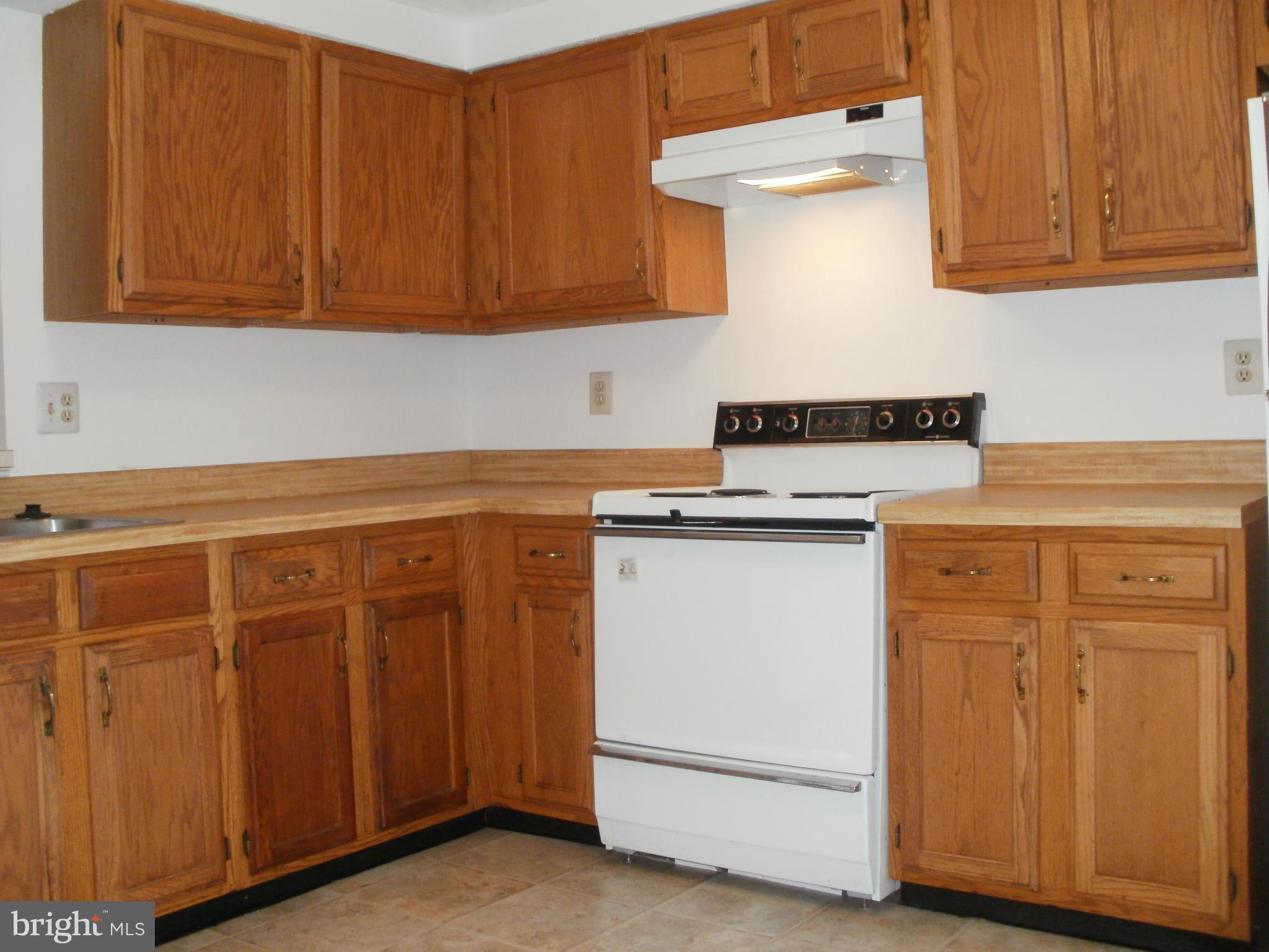 7562 Mandan Road Greenbelt, MD 20770 - Photo 7 of 27 Kitchen