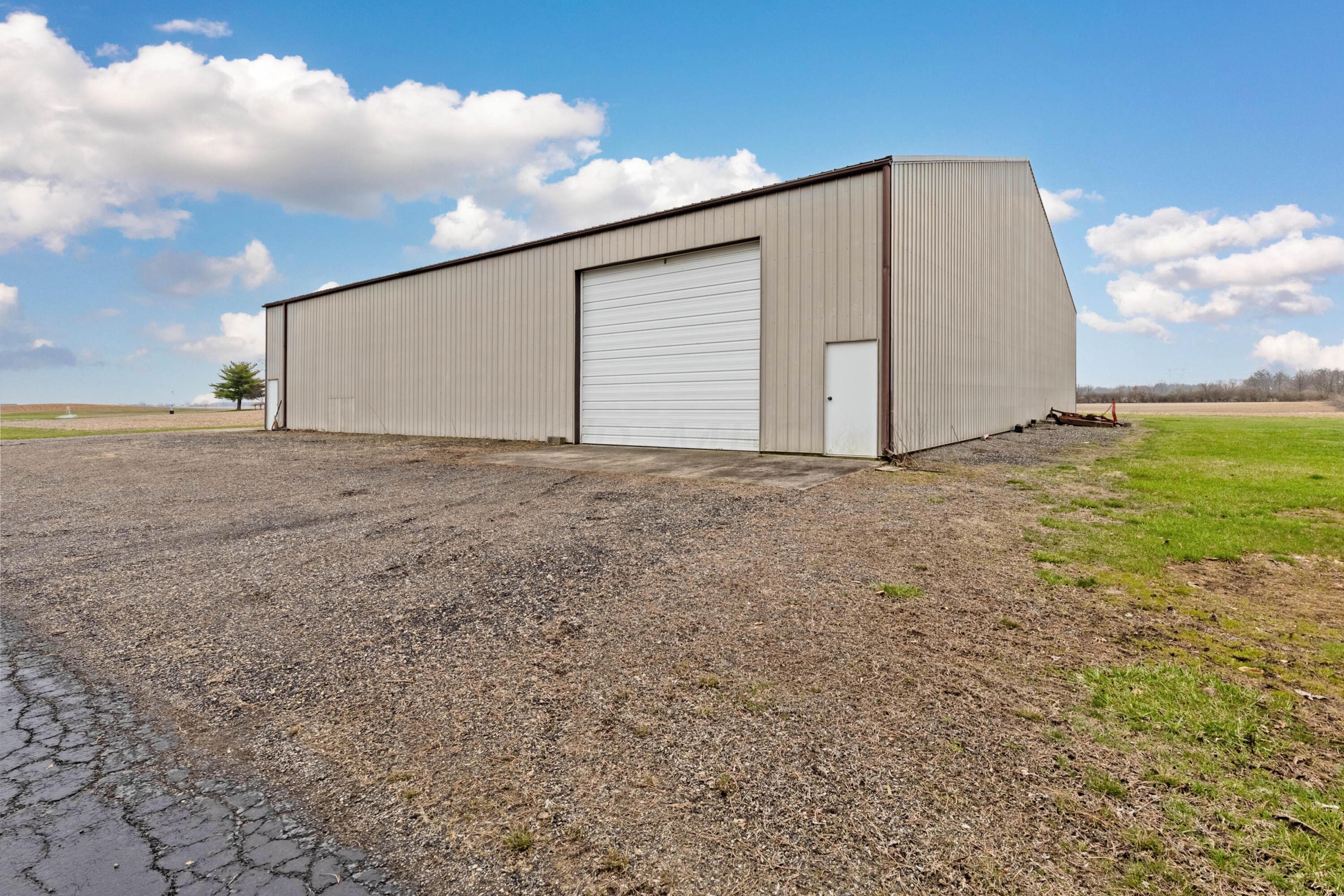 9525 Pringle-Benjamin Road London, OH 43140 - Photo 59 of 87 55. Tee Hangar