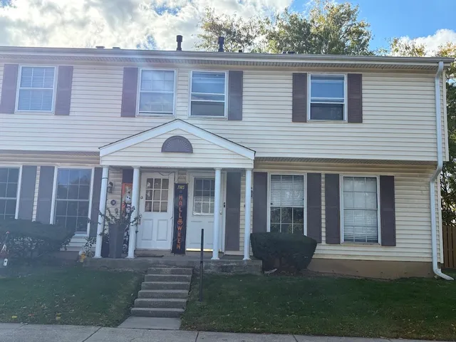 $2,100 | 4 W Fernwood Drive, Bolingbrook, IL 60440