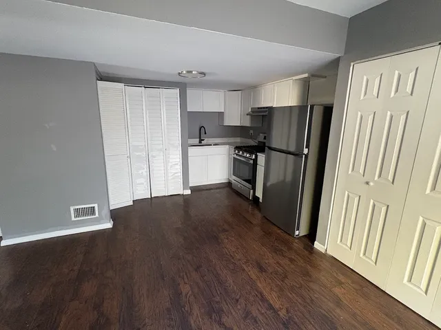 $2,100 | 4 W Fernwood Drive, Bolingbrook, IL 60440